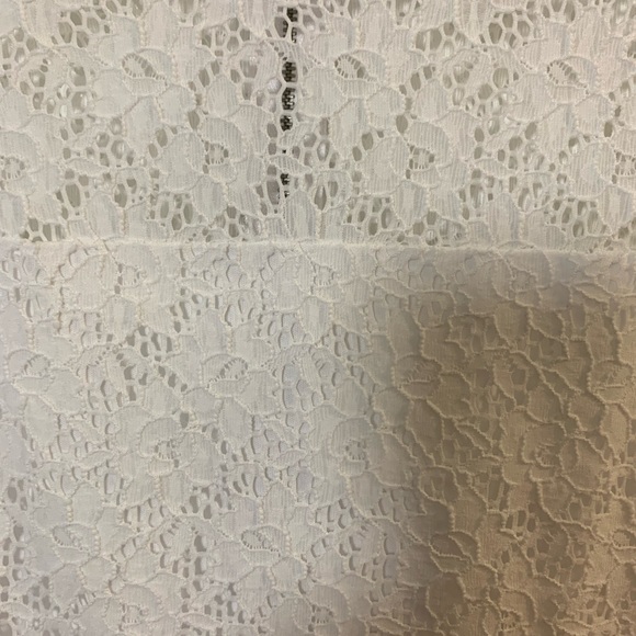 White eyelet sleeveless - Picture 2 of 4